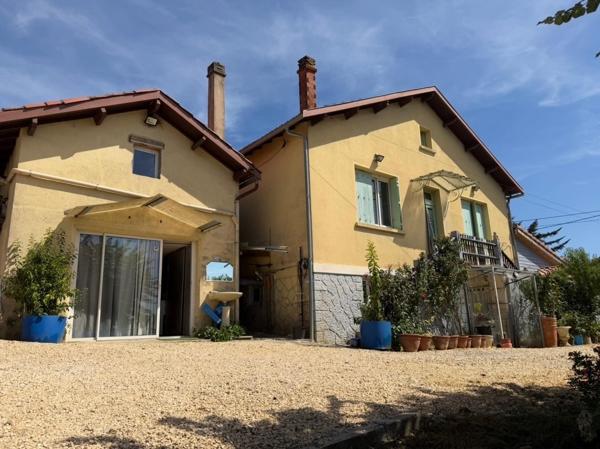 proche de touts commerces maison de 120 m2 sur une parcelle constructible de 8357m2 arborée