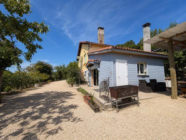 proche de touts commerces maison de 120 m2 sur une parcelle constructible de 8357m2 arborée