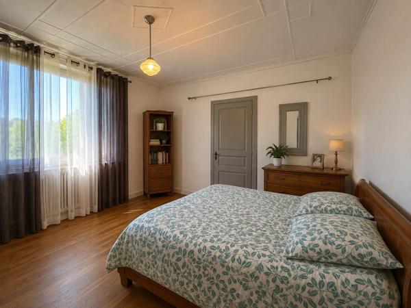 proche de touts commerces maison de 120 m2 sur une parcelle constructible de 8357m2 arborée
