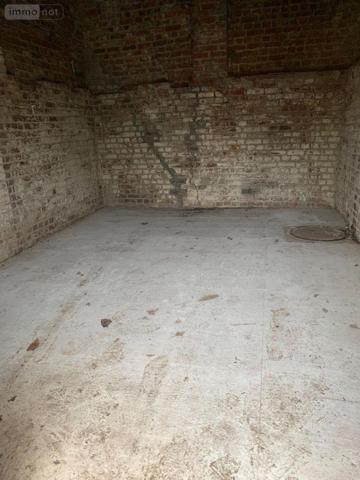 Garage fermé à louer à Bailleul dans le Nord (59270), ref : FLOCB842