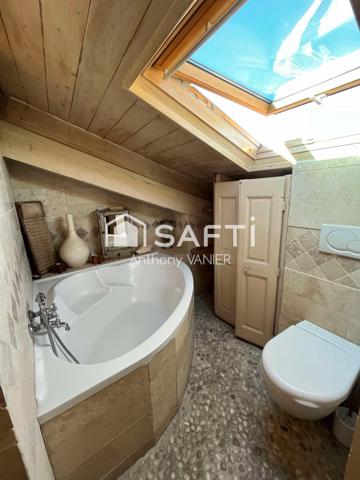 Spacieux T3 en dernier étage, lumineux, vue sur les toits