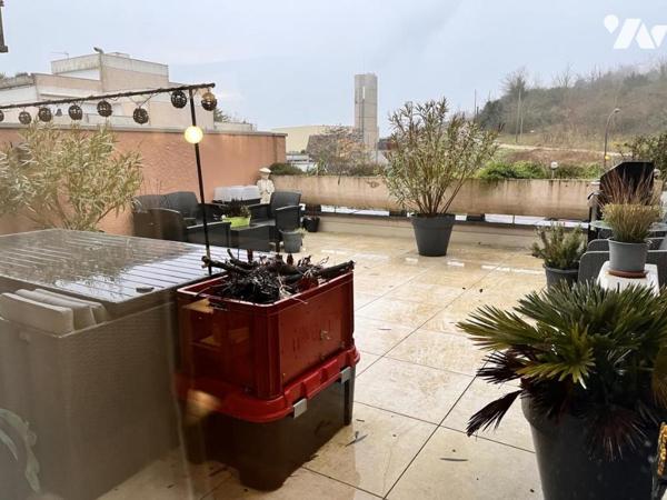 Grand type 5 atypique de 146 m2 avec vue panoramique sur la montagne de Reims