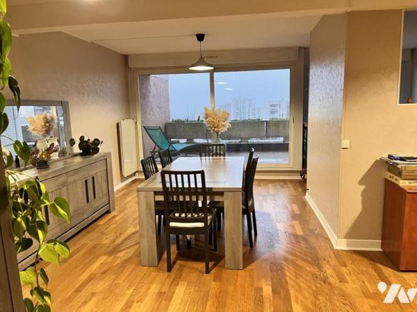 Grand type 5 atypique de 146 m2 avec vue panoramique sur la montagne de Reims