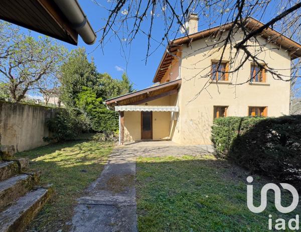 Maison de village 3 pièces de 70 m² à Cransac (12110)