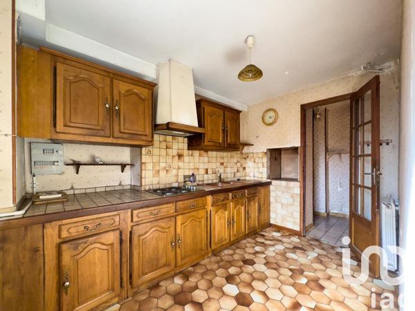 Maison de village 3 pièces de 70 m² à Cransac (12110)