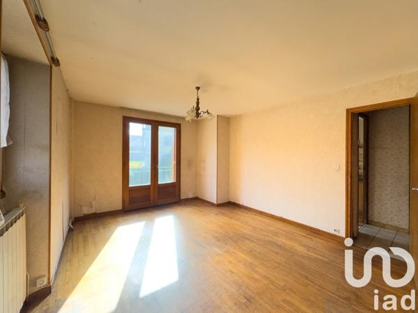 Maison de village 3 pièces de 70 m² à Cransac (12110)