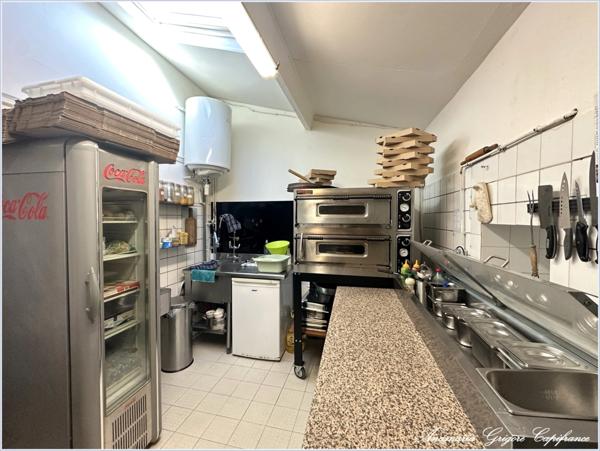 Fonds de Commerce Restaurant Pizzeria Bon emplacement à Courville-sur-Eure (28190) Licence III