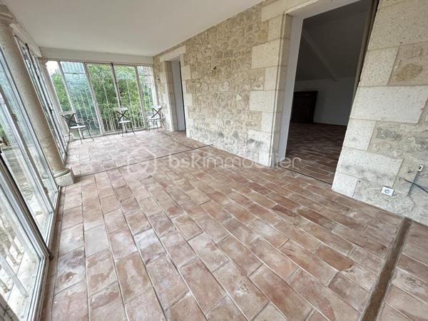 Maison de 332 m²