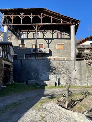 Chapelles (73700) MAISON A RENOVER 197m2