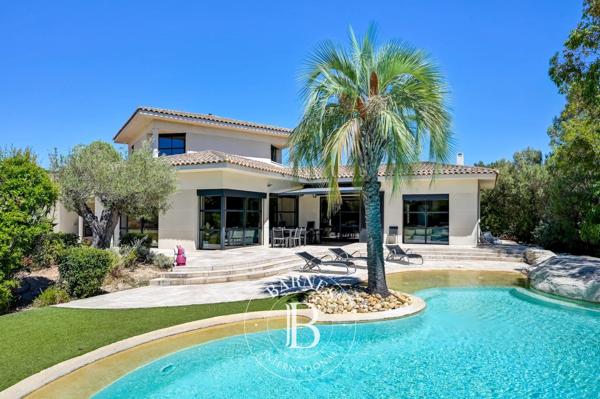 Aix-en-Provence, Maison 4 Chambres -  289 m² à vendre