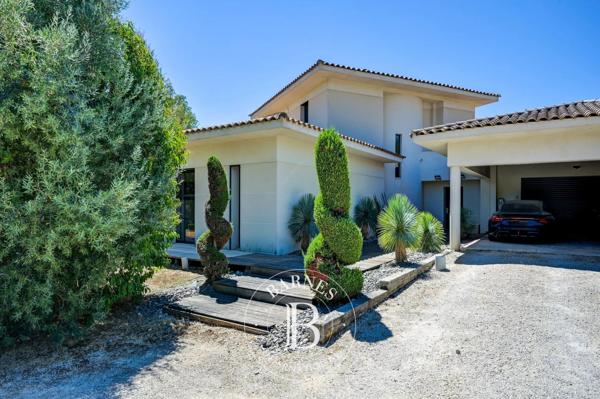 Aix-en-Provence, Maison 4 Chambres -  289 m² à vendre