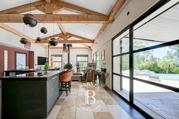 Aix-en-Provence, Maison 4 Chambres -  289 m² à vendre