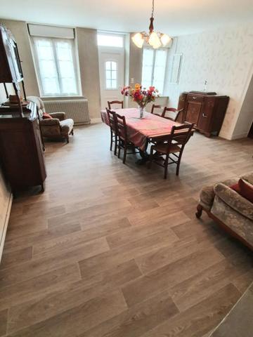 Maison de ville, 7 pièce(s) 140 m2 5 chbres avec garage