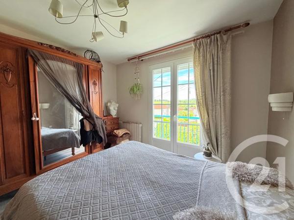 Maison à vendre  5 pièces - 107 m 2   JUSSAC  - 15