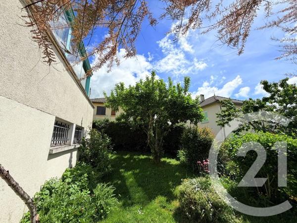Maison à vendre  5 pièces - 107 m 2   JUSSAC  - 15