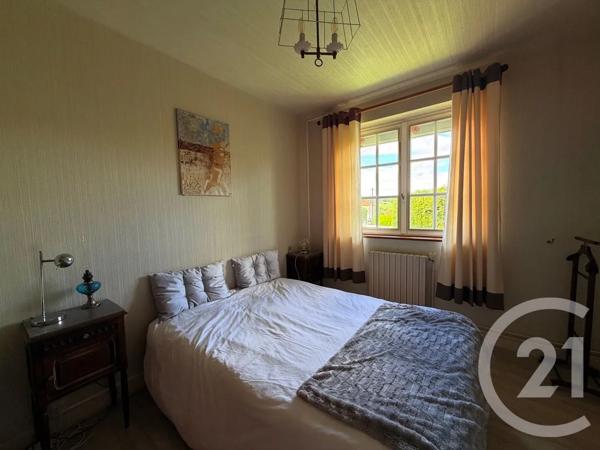 Maison à vendre  5 pièces - 107 m 2   JUSSAC  - 15