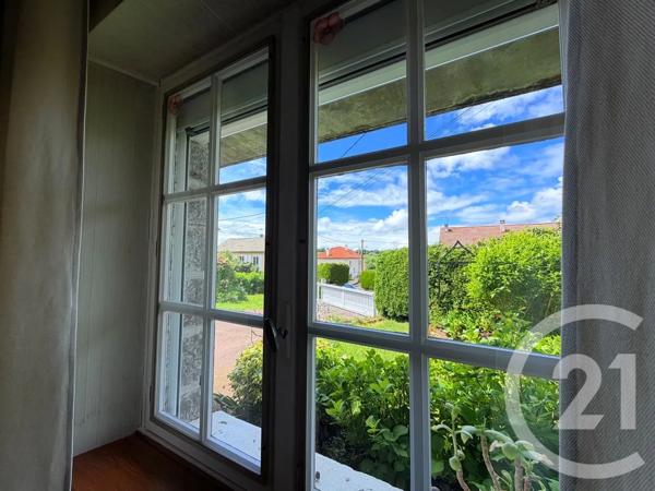 Maison à vendre  5 pièces - 107 m 2   JUSSAC  - 15