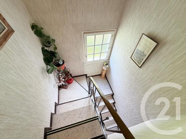 Maison à vendre  5 pièces - 107 m 2   JUSSAC  - 15