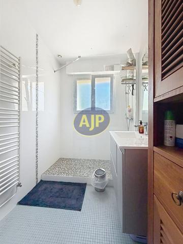 Maison à vendre Saint Jean De Monts - 5 pièces, 109m² avec 3 chambre(s) à 274 820€ - AJP Immobilier Saint-Jean-de-Monts