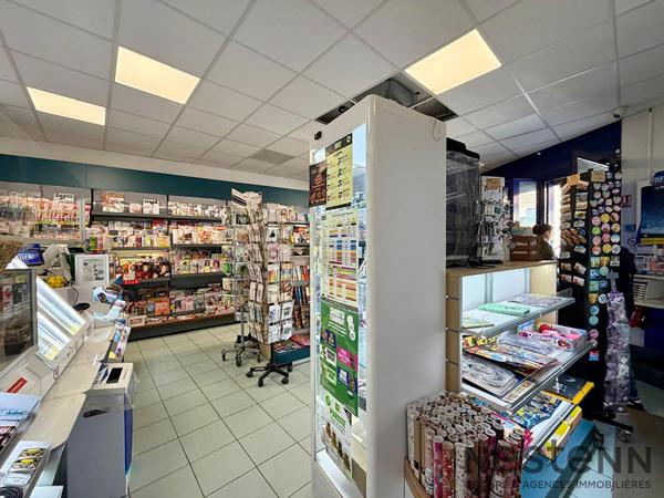 À vendre Commerce et logement  La Ciotat Quartier Saint-Jean Idéal Investisseur