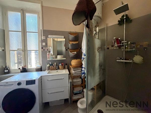 À vendre Commerce et logement  La Ciotat Quartier Saint-Jean Idéal Investisseur