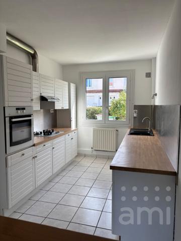 Maison Niort 5 pièce(s) 140.84 m2