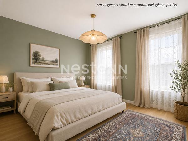 A vendre à Aurillac, à deux pas du centre-ville, Maison 8 pièces d'une surface d'environ 250 m², avec jardin, terrasses et garage.