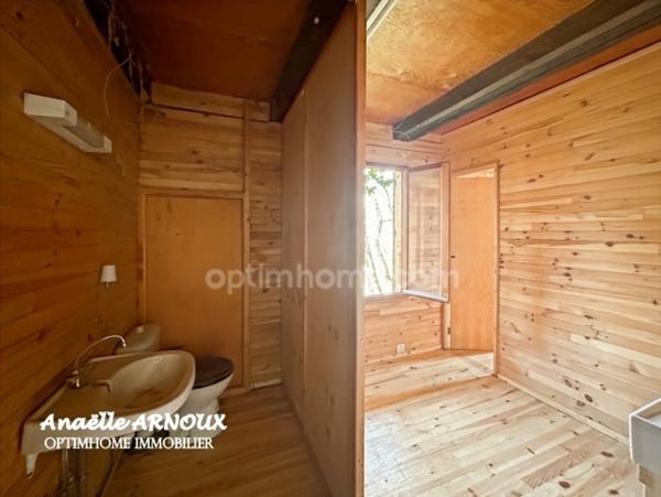 Chalet bois à fort potentiel à rénover au coeur du village d'Orcières