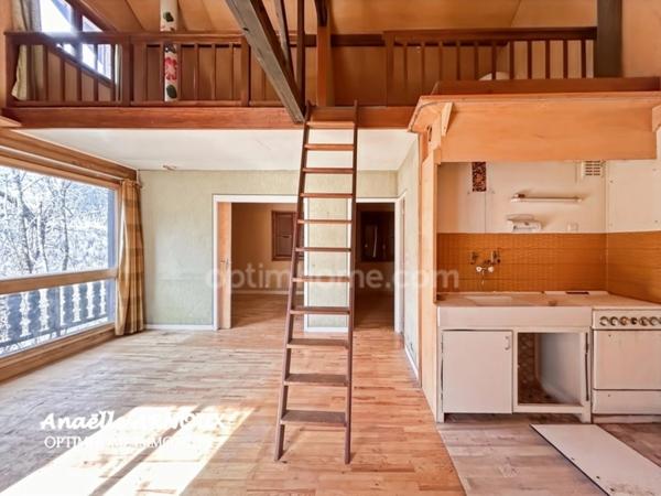 Chalet bois à fort potentiel à rénover au coeur du village d'Orcières