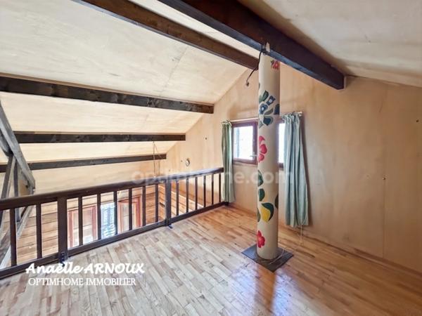 Chalet bois à fort potentiel à rénover au coeur du village d'Orcières