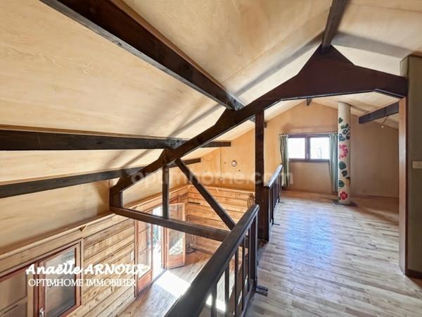 Chalet bois à fort potentiel à rénover au coeur du village d'Orcières