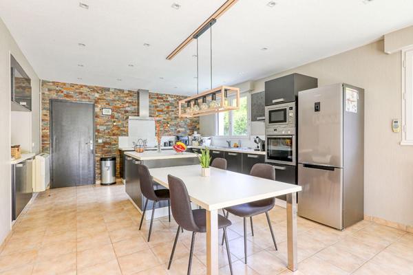 Maison de campagne contemporaine sur 1,7 hectare de nature préservée