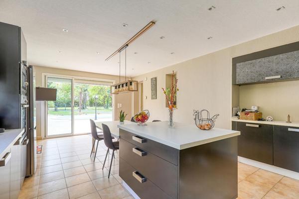 Maison de campagne contemporaine sur 1,7 hectare de nature préservée
