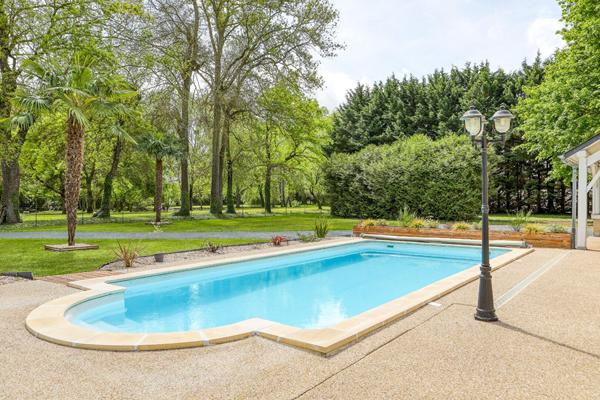 Maison de campagne contemporaine sur 1,7 hectare de nature préservée