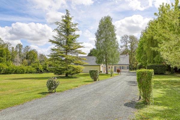 Maison de campagne contemporaine sur 1,7 hectare de nature préservée