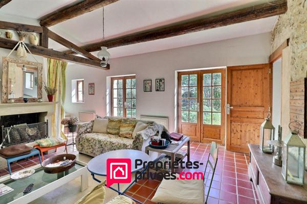 Uzès, proche , petit Mas  sur 5000 m2 de terrain