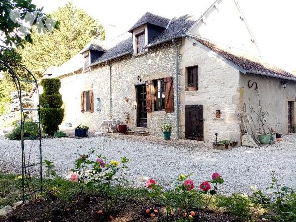 TRES BELLE PROPRIETE AVEC PARC ARBORE CLOS