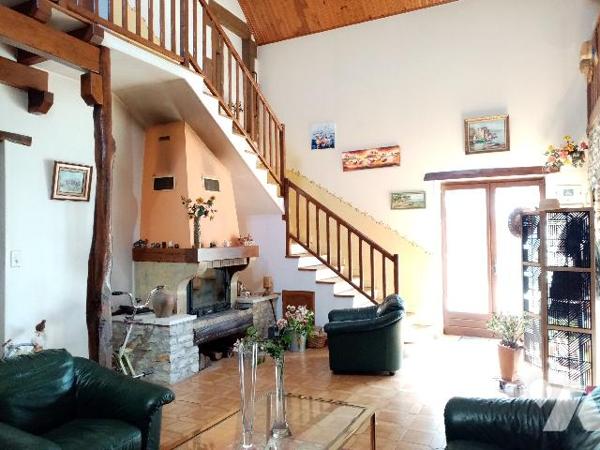TRES BELLE PROPRIETE AVEC PARC ARBORE CLOS