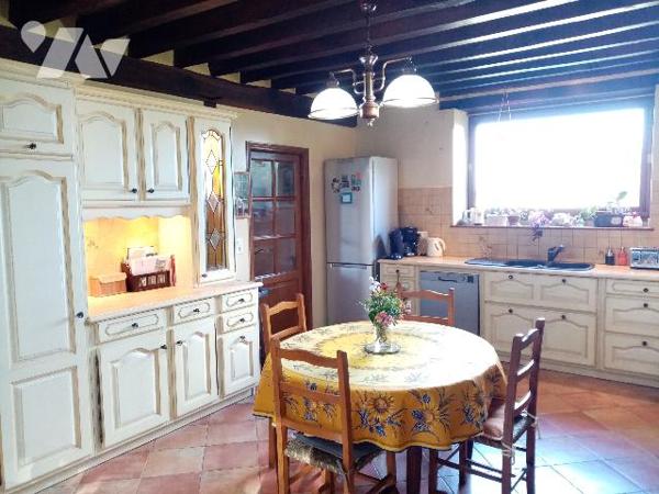TRES BELLE PROPRIETE AVEC PARC ARBORE CLOS
