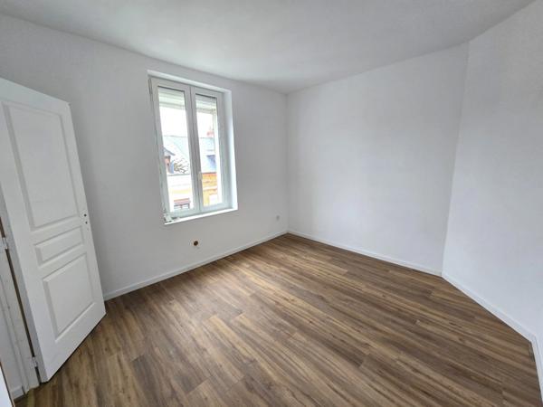 02 - Vente maison rénovée HIRSON - 87 m² 6 pièces - Terrain 156 m²