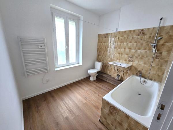 02 - Vente maison rénovée HIRSON - 87 m² 6 pièces - Terrain 156 m²