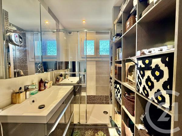 Appartement F4 à vendre  4 pièces - 82,96 m 2   RUMILLY  - 74