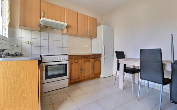 Maison à louer    3 pièces • 4 865 m2 Erstein