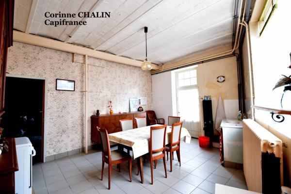 Maison à vendre 7 pièces LE DONJON (03)