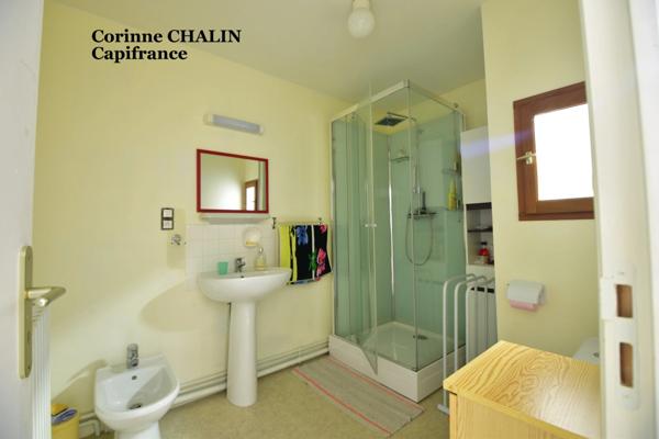 Maison à vendre 7 pièces LE DONJON (03)