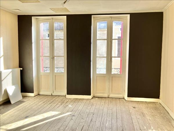 Maison à vendre |  Saint-Vite |  9 pièces | 157 m²