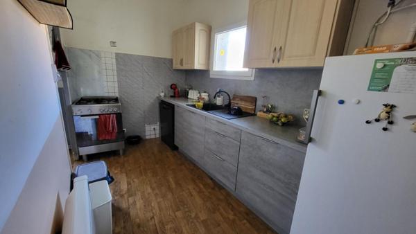 33220  proche Pineuilh Maison de 158 m² dépendances pierres  sur parcelle 7645m²