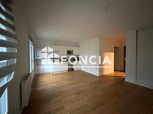 Location Studio 32.4 m² - 225 ET 229 RUE DUPONTREUE Amiens 80000