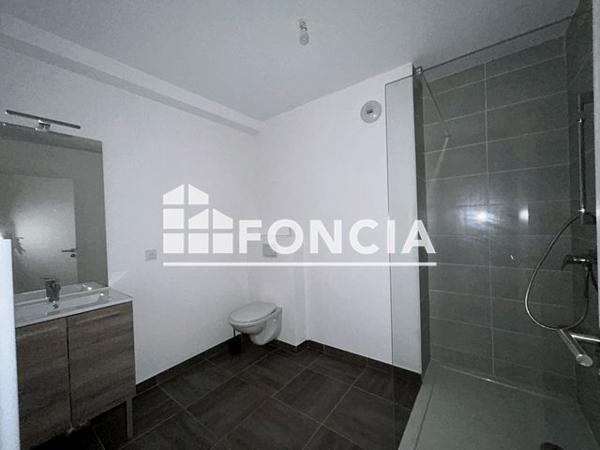 Location Studio 32.4 m² - 225 ET 229 RUE DUPONTREUE Amiens 80000