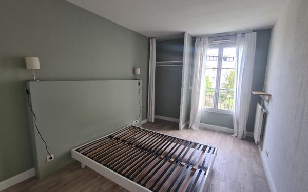 Appartement à louer    3 pièces • 73,32 m2 Bordeaux